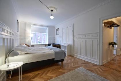 3-bedroom apartment close to Nyhavn and Queen's Palace Amalienborg - image 11