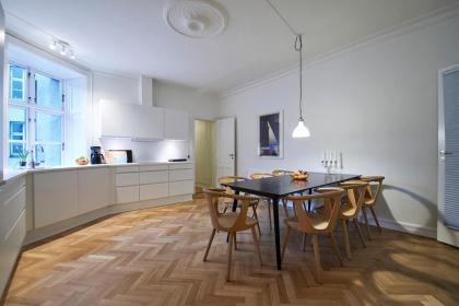 3-bedroom apartment close to Nyhavn and Queen's Palace Amalienborg - image 13
