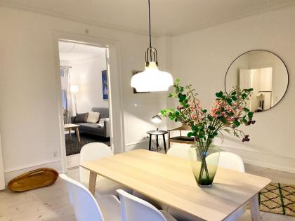 Awesome Three-bedroom apartment near Nyhavn - image 1