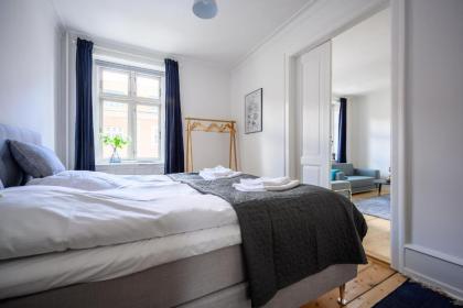 Two-bedroom Apartment in the Iconic Historical Part of Copenhagen - image 6