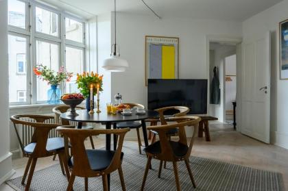 Spacious Three-bedroom Apartment in the Iconic Historical Part of Copenhagen - image 17