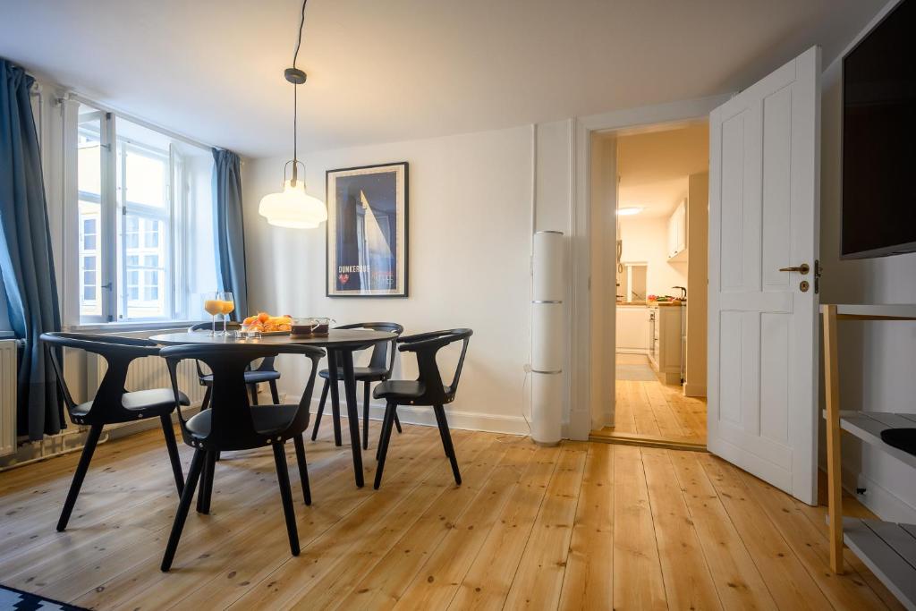 Hyggelig 1 bedroom apartment in the historical centre of Copenhagen - image 5