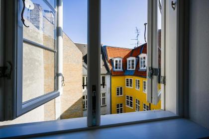 Brilliant 3 bedroom apartment in the heart of Copenhagen - image 19