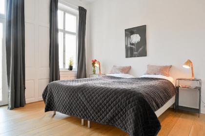 Modern 3-bedroom luxury apartment in the heart of Copenhagen - image 8