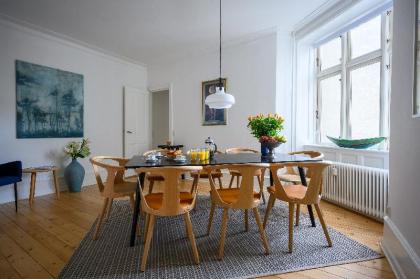 Brilliant Two-bedroom Apartment within walking distance to Nyhavn - image 17