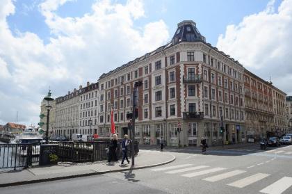 Brilliant Two-bedroom Apartment within walking distance to Nyhavn - image 18