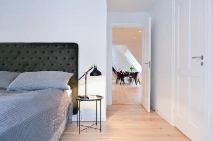 Modern apartment in the heart of Copenhagen - image 11
