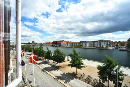 Bright and Spacious Apartment on the Waterfront Promenade in Central Copenhagen - image 1