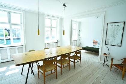 Bright and Spacious Apartment on the Waterfront Promenade in Central Copenhagen - image 5