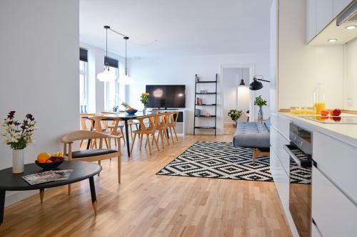 Sanders Leaves - Charming Three-Bedroom Apartment In Downtown Copenhagen - image 6