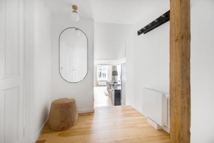Sanders Regent - Chic Three-Bedroom Apartment Near Central Square - image 22