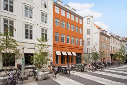 Sanders Regent - Chic Three-Bedroom Apartment Near Central Square - image 26