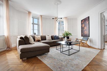 Sanders Square - Spacious Six-Bedroom Apartment Near Amalienborg