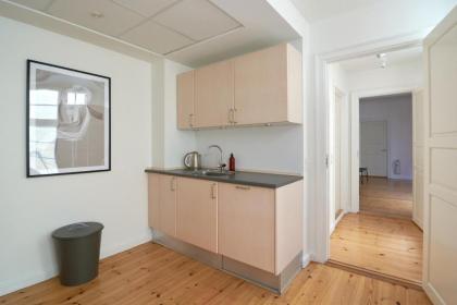 Spacious 3B w Double Beds Copenhagen City Centre - image 23