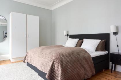 Spacious Scandinavian 3BR Flat in Vibrant Area - image 21