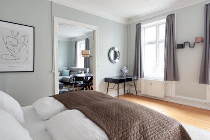 Spacious Scandinavian 3BR Flat in Vibrant Area - image 23