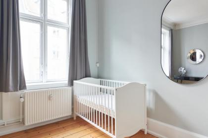 Spacious Scandinavian 3BR Flat in Vibrant Area - image 30