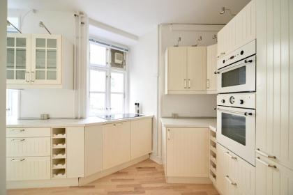 Spacious Tivoli Gardens Apartment w 2 bedrooms - image 22
