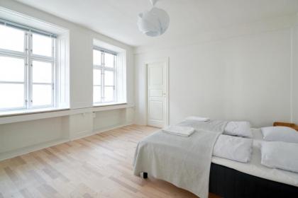 Spacious Tivoli Gardens Apartment w 2 bedrooms - image 26