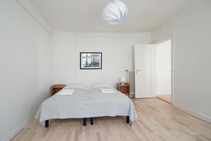 Spacious Tivoli Gardens Apartment w 2 bedrooms - image 27