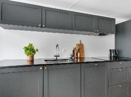 Smaller Luxury Apartment - image 10
