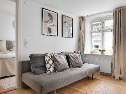 Smaller Luxury Apartment - image 13