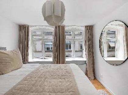 Smaller Luxury Apartment - image 15