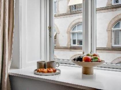 Smaller Luxury Apartment - image 16