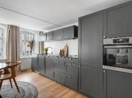 Smaller Luxury Apartment - image 19