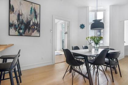 Incredible 134m2 penthouse in the city center - image 23