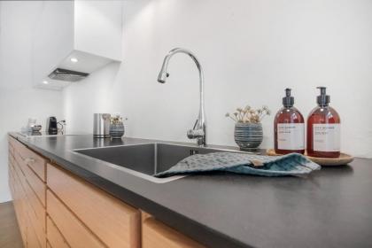Incredible 134m2 penthouse in the city center - image 25