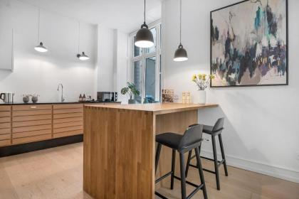 Incredible 134m2 penthouse in the city center - image 26