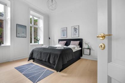Incredible 134m2 penthouse in the city center - image 28