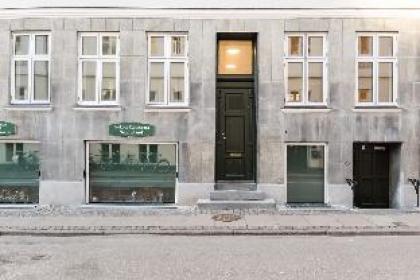 Stylish · Heart of CPH · Next to DK Parliament - image 20