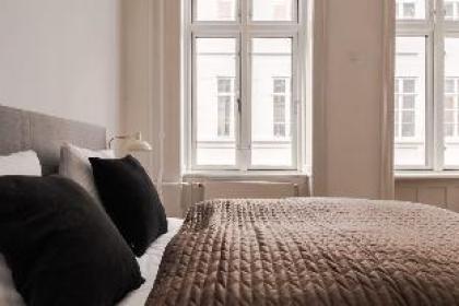 Stylish · Heart of CPH · Next to DK Parliament - image 9