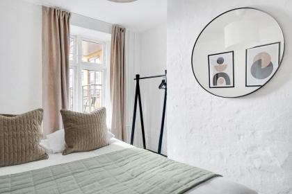 Sanders City - Pleasant Four-Bedroom Apartment In the Lovely Capital - image 23