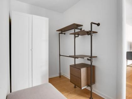 Sanders City - Pleasant Four-Bedroom Apartment In the Lovely Capital - image 28