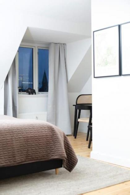 Cozy 3BR Lake View Flat w Bath Tub in Copenhagen - image 22