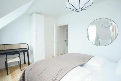 Cozy 3BR Lake View Flat w Bath Tub in Copenhagen - image 23
