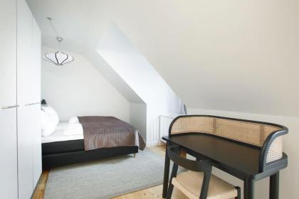 Cozy 3BR Lake View Flat w Bath Tub in Copenhagen - image 28
