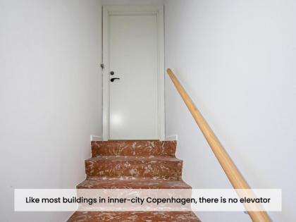 Sanders Charm - Amazing Two-Bedroom Apartment with Shared Garden - image 22
