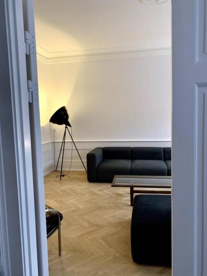 Christianshavn Canalside Luxury Apartment - image 27