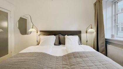Lovely Ground Floor Flat - image 22