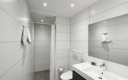 Bright & Spacious 3-BR - image 22