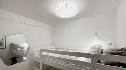 Bright & Spacious 3-BR - image 26