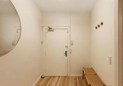 Bright & Spacious 3-BR - image 28