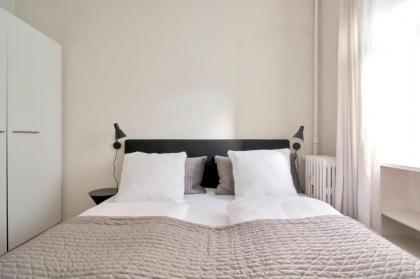 Perfect for Friends & Families in Charming Area - image 29