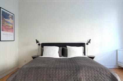 Perfect for Friends & Families in Charming Area - image 30